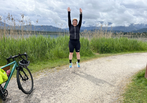 Rookie Kerstin bei der Umsetzung der Übungen Movement laut Trainingsplan/ Jump squats